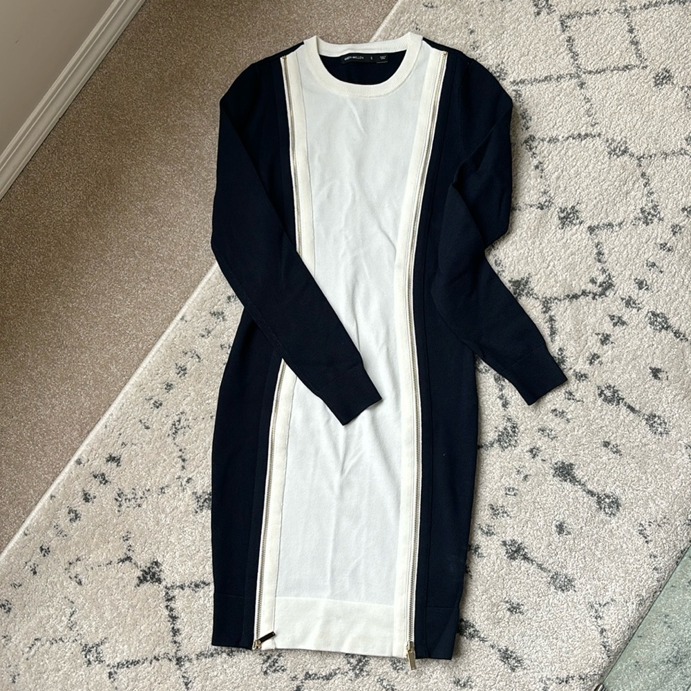 KAREN MILLEN Knit Navy & cream with Gold zipper Dress size S. Very well made.